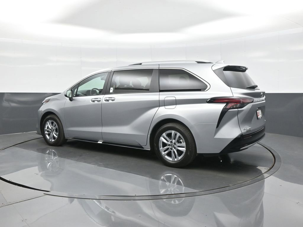 Used 2025 Toyota Sienna Limited AWD/4WD image 7