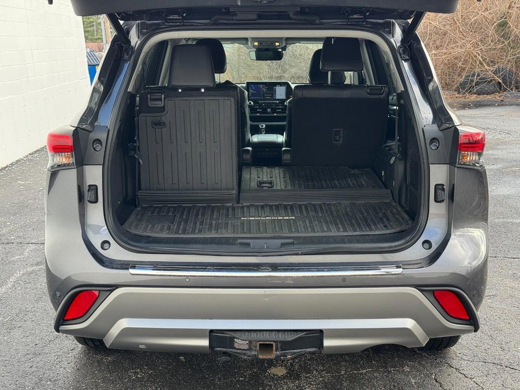 Used 2022 Toyota Highlander Platinum image 9