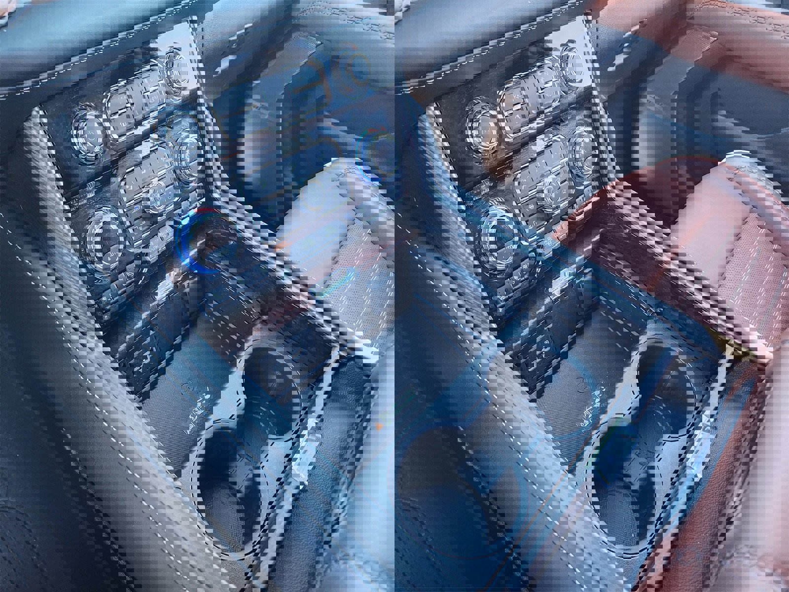 Used 2024 GMC Yukon Denali Ultimate w/ LPO, Floor Liner Package image 21