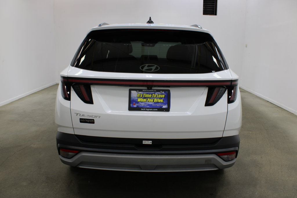 Used 2025 Hyundai Tucson SEL FWD image 4
