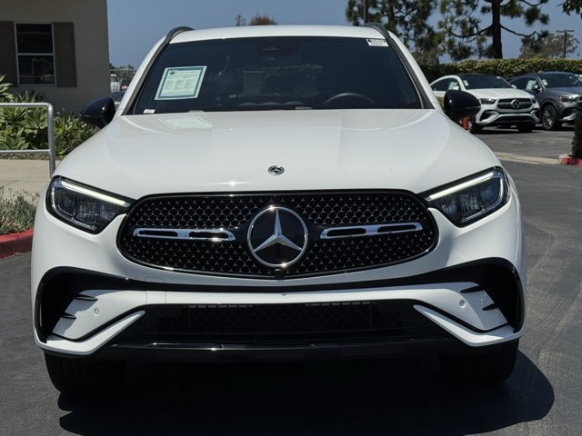 Used 2025 Mercedes-Benz GLC 300 4MATIC image 3