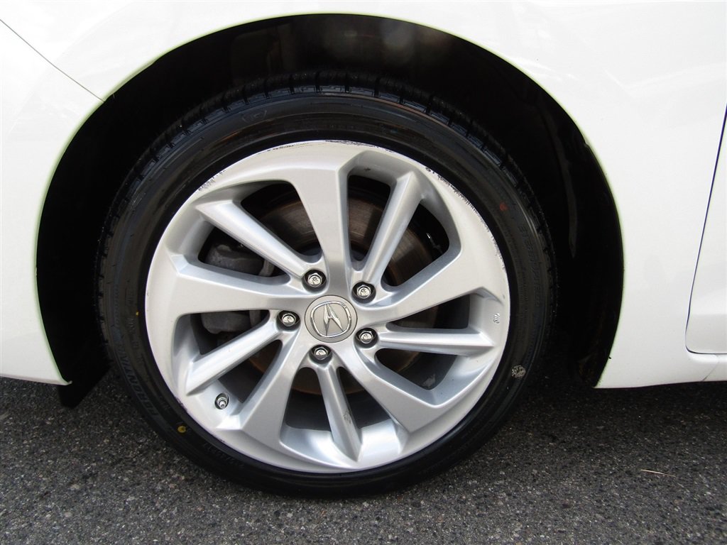 Used 2018 Acura ILX w/ Premium Package FWD image 12