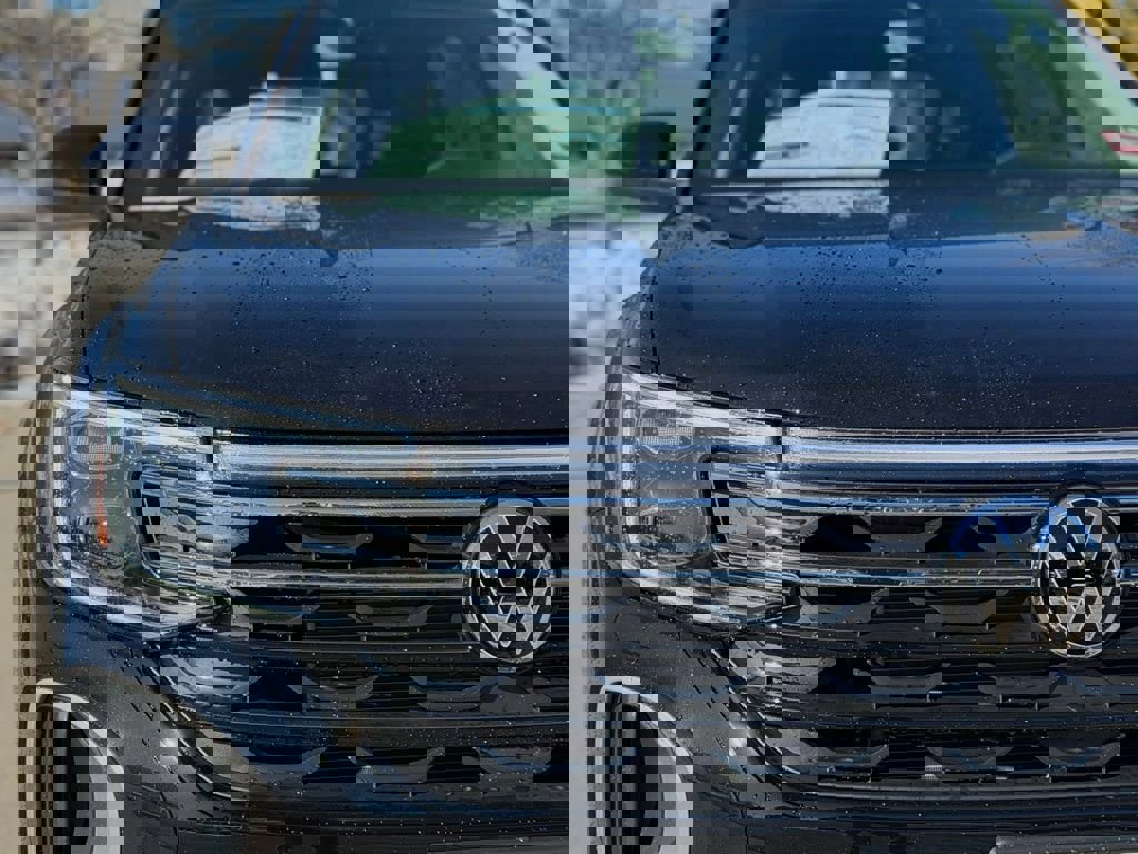 New 2026 Volkswagen Atlas Peak Edition image 4