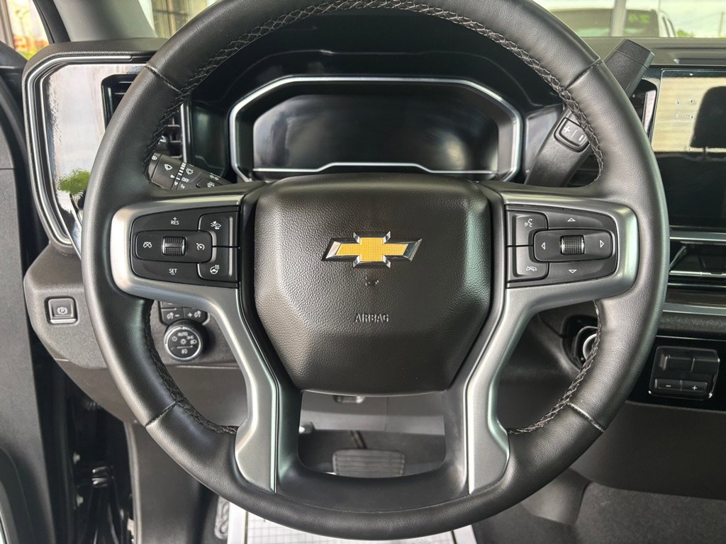 Used 2024 Chevrolet Silverado 2500 LTZ AWD/4WD image 8