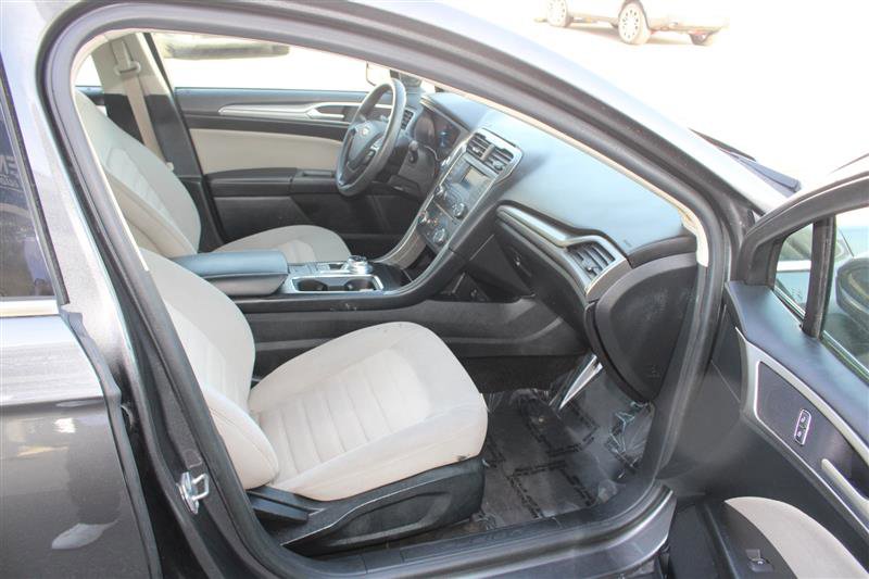 Used 2018 Ford Fusion S image 11
