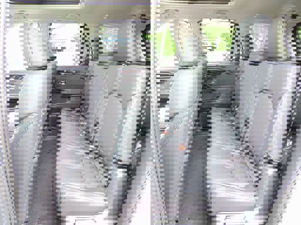 New 2025 Honda Pilot Touring image 14