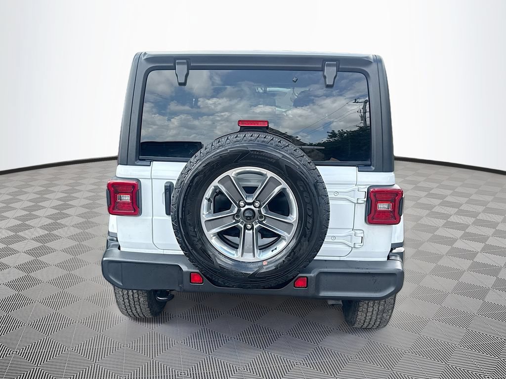 Used 2022 Jeep Wrangler Unlimited Sahara w/ LED Lighting Group AWD/4WD image 7