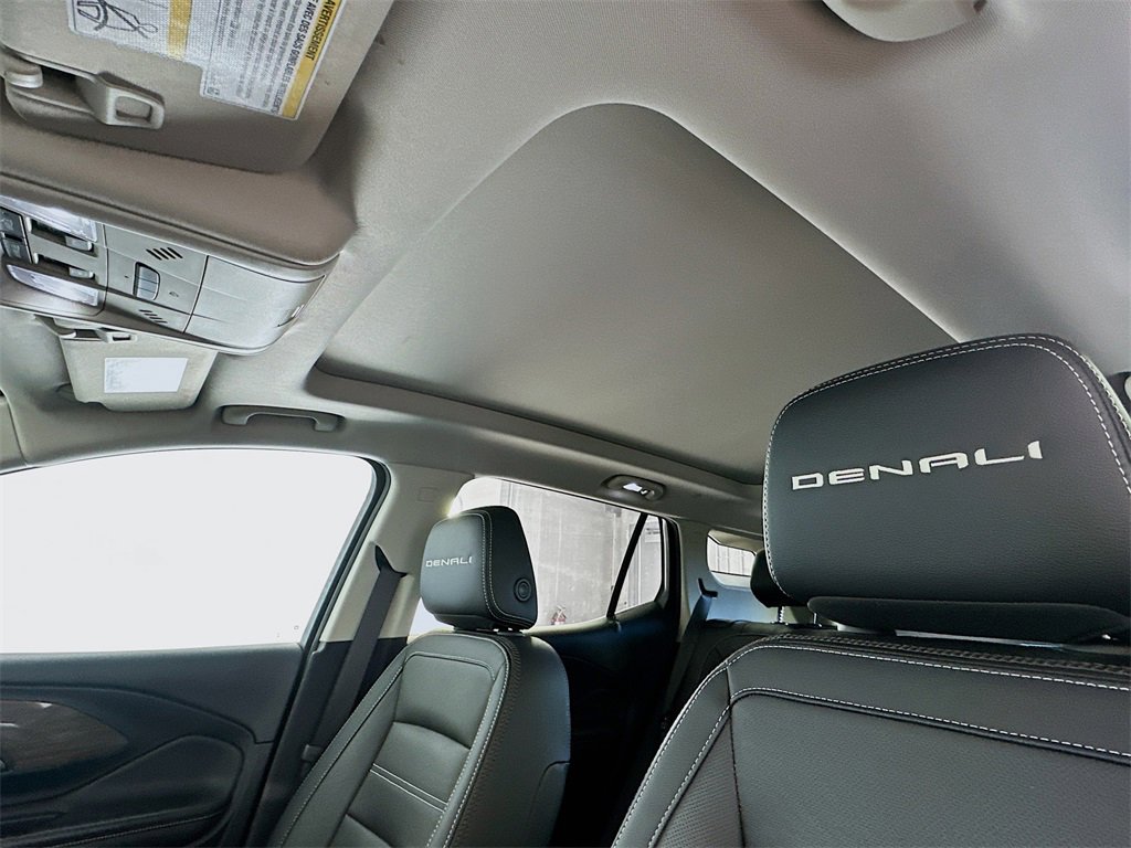 Used 2022 GMC Terrain Denali w/ Denali Premium Package image 22