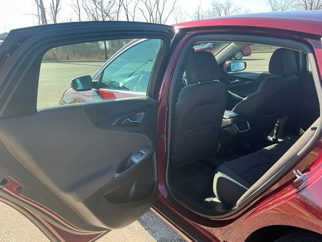 Used 2016 Chevrolet Malibu LT image 16