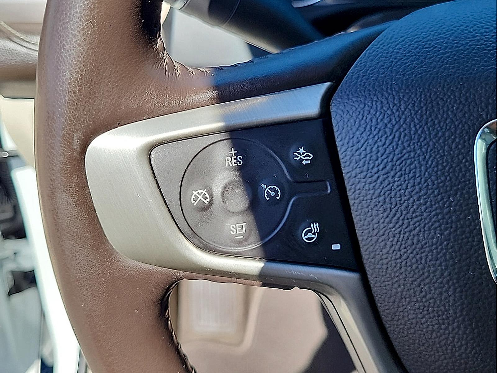 Used 2019 GMC Acadia Denali w/ Technology Package AWD/4WD image 19