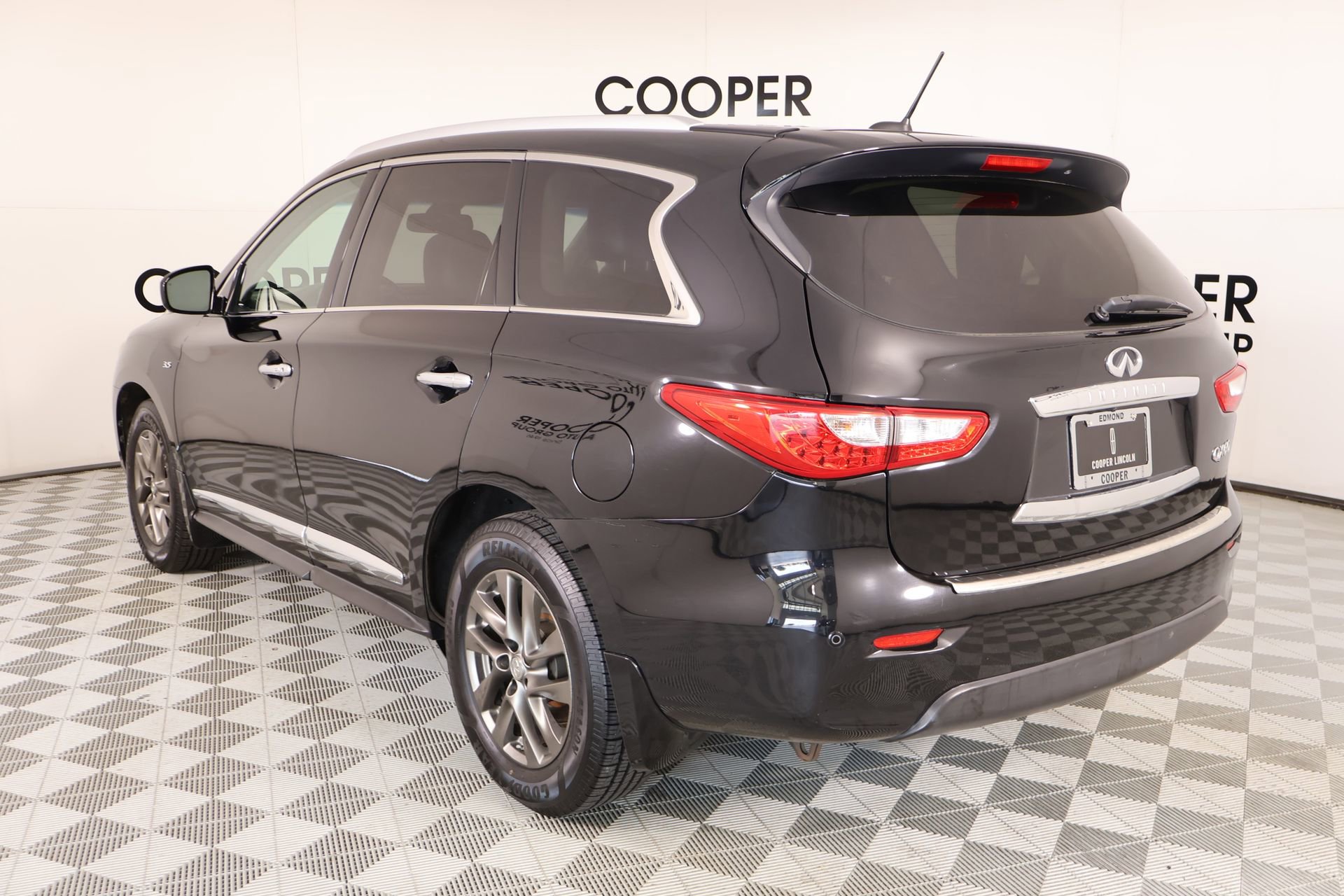 Used 2015 INFINITI QX60 AWD w/ Premium Plus Package image 25