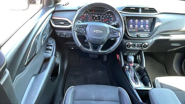 Used 2022 Chevrolet TrailBlazer RS w/ Sun and Liftgate Package FWD image 13