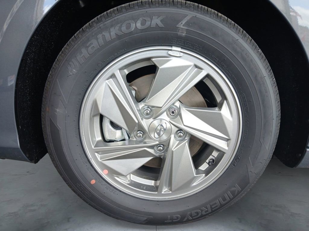New 2026 Hyundai Elantra SE FWD image 14