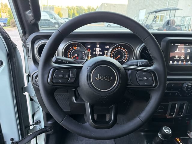 Used 2023 Jeep Wrangler Sport AWD/4WD image 15