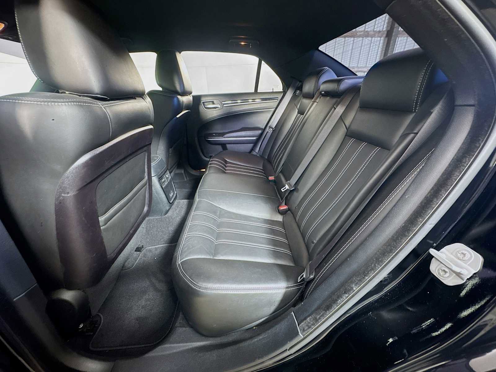 Used 2019 Chrysler 300 S image 22