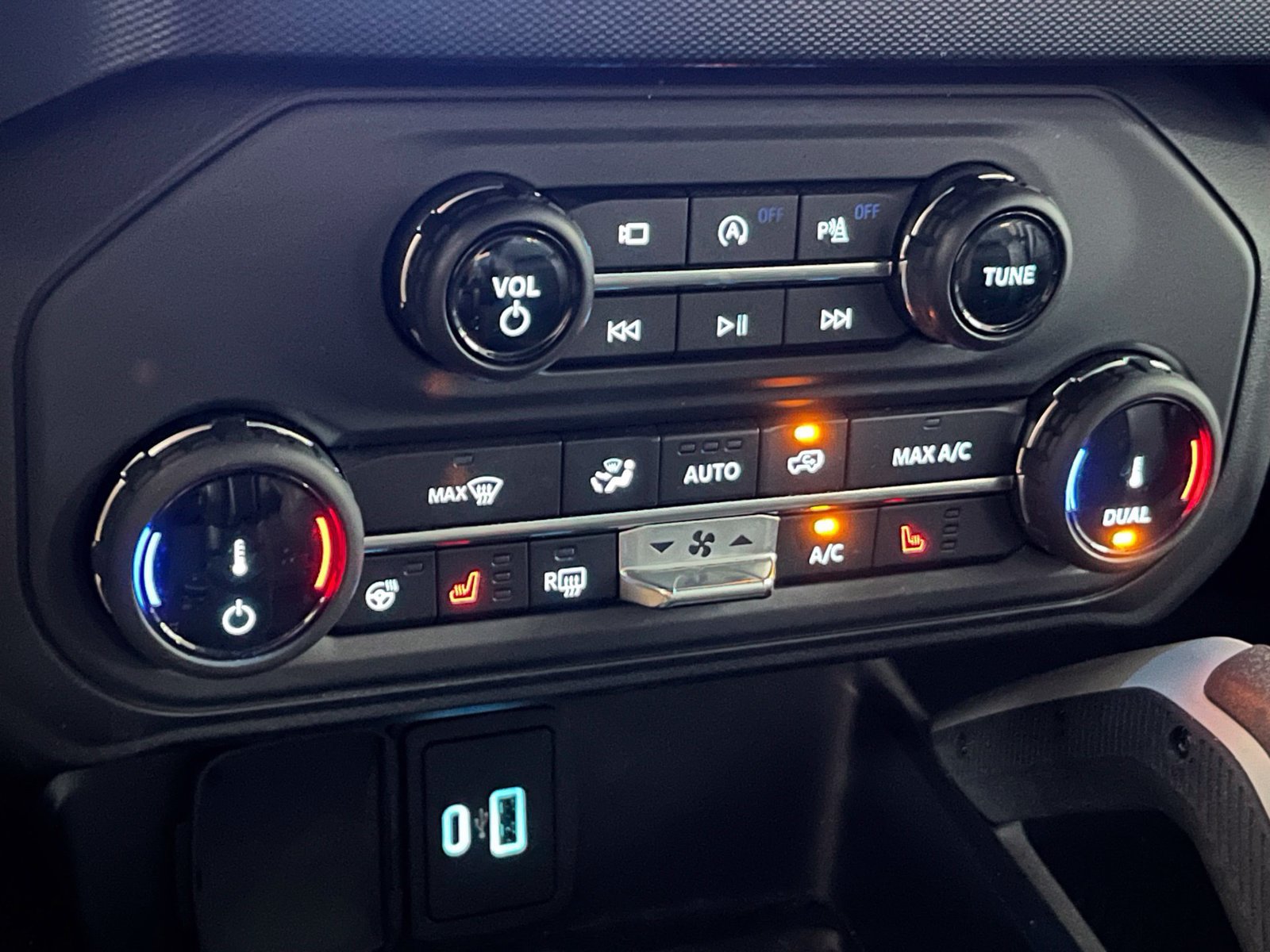 Used 2022 Ford Bronco Outer Banks AWD/4WD image 24
