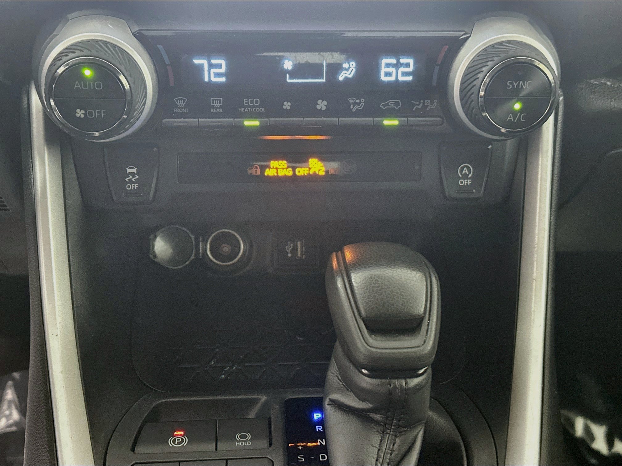 Used 2024 Toyota RAV4 XLE FWD image 23