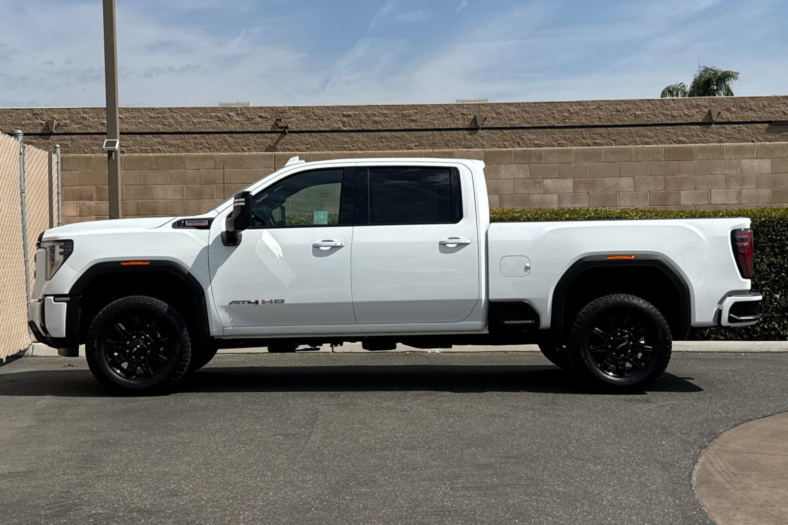 Certified 2025 GMC Sierra 2500 AT4 AWD/4WD image 7