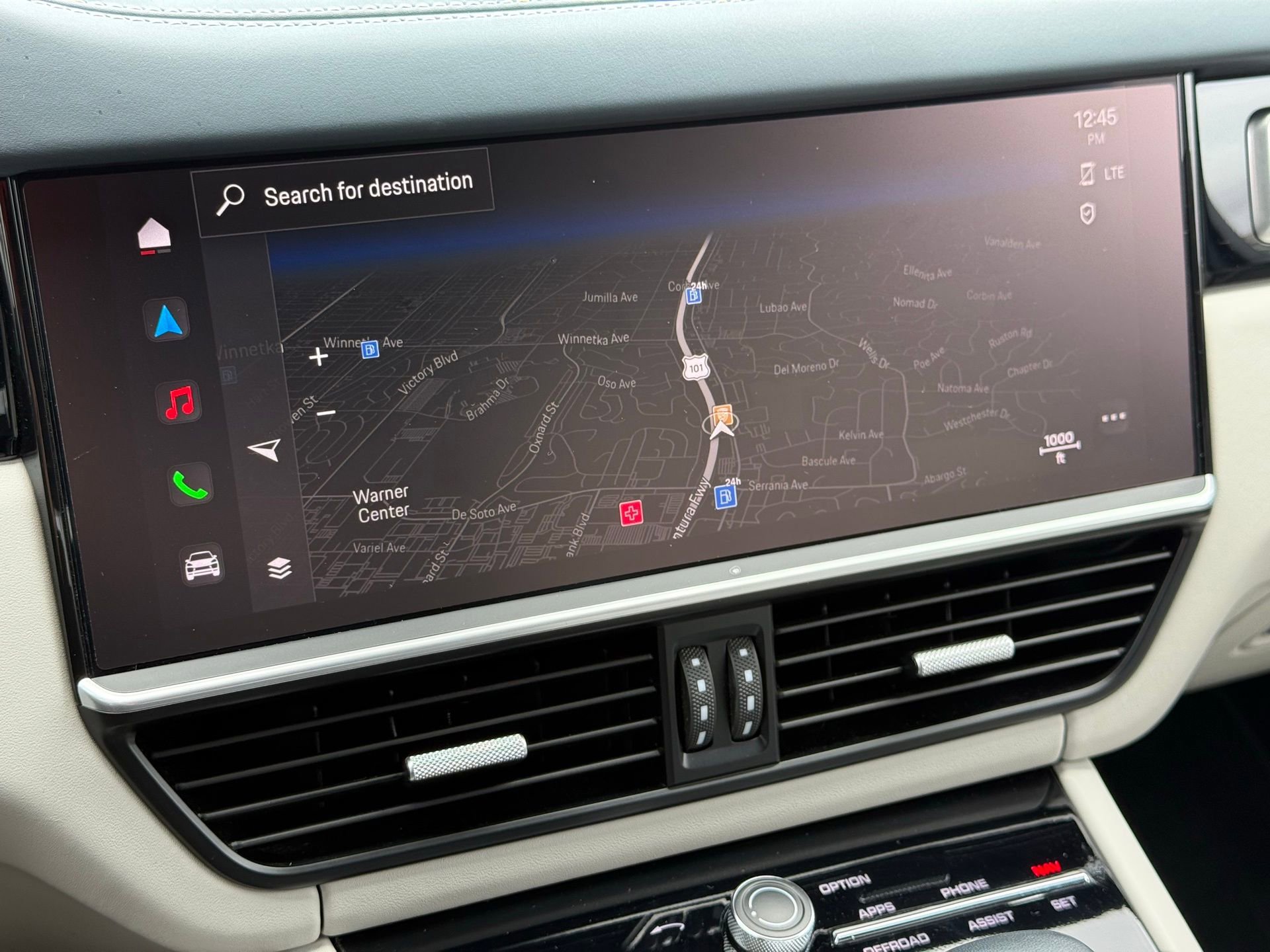 Certified 2022 Porsche Cayenne Turbo S AWD/4WD image 21