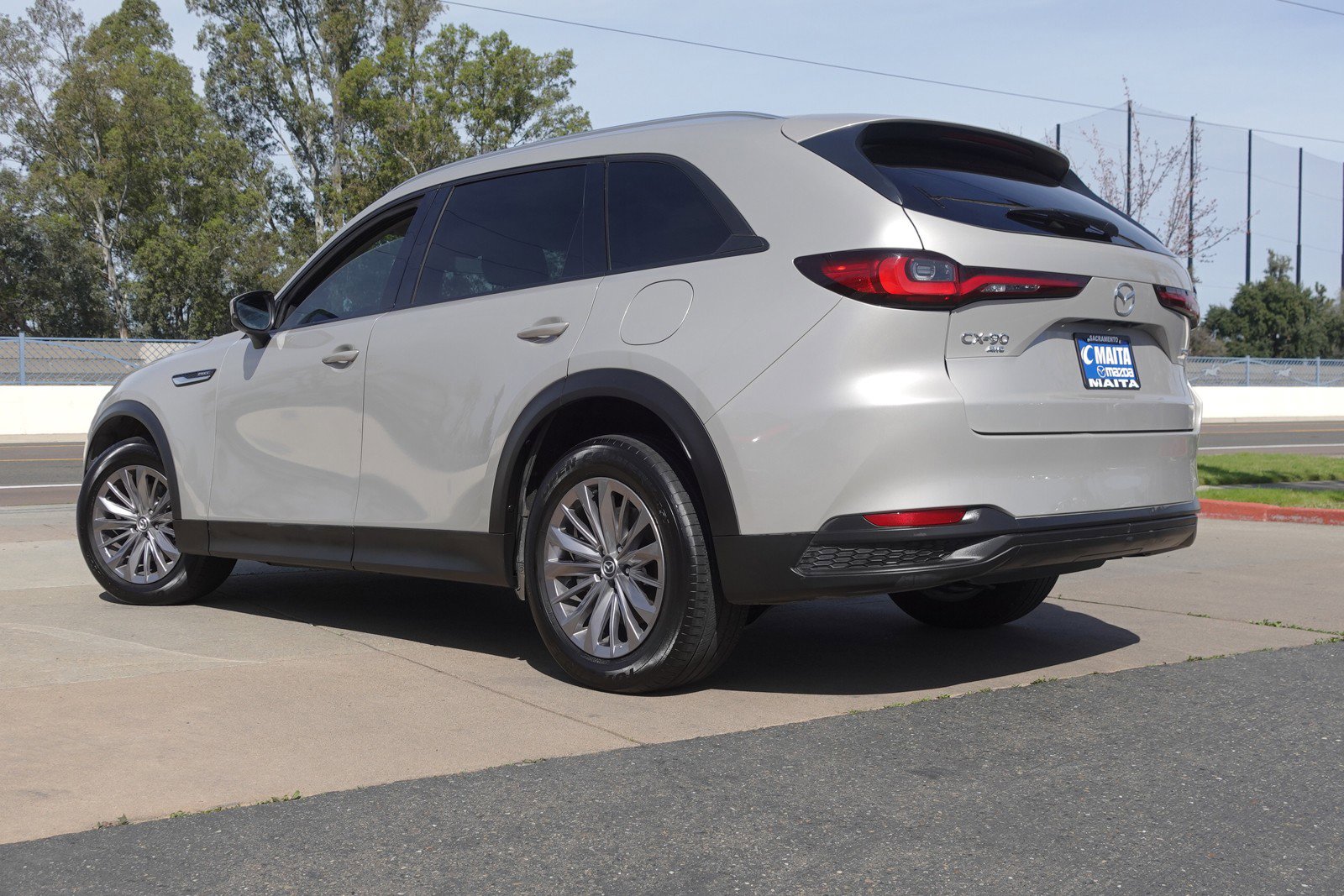 Certified 2024 MAZDA CX-90 Plug-In Hybrid w/ Preferred image 7