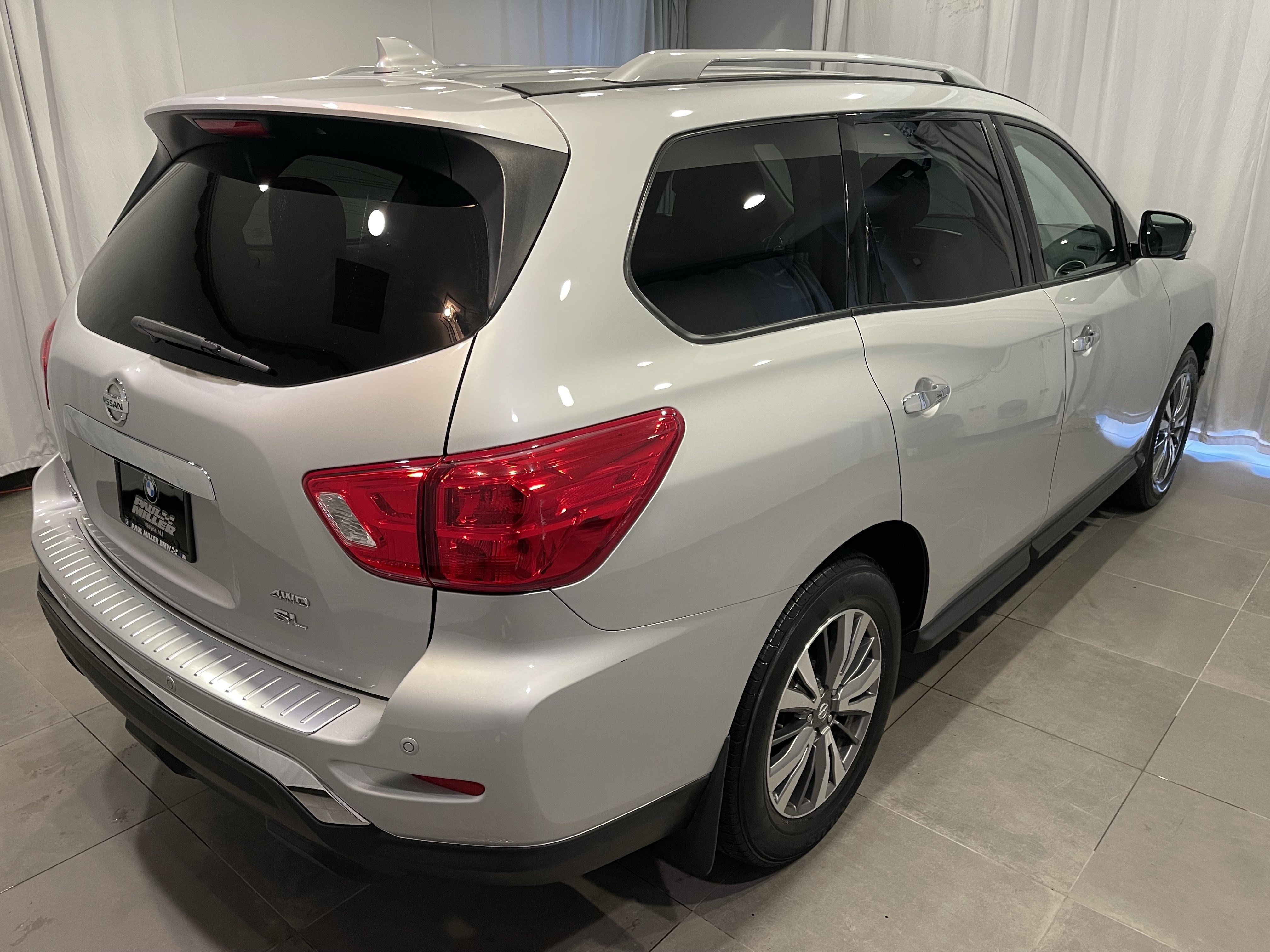 Used 2020 Nissan Pathfinder SL image 6