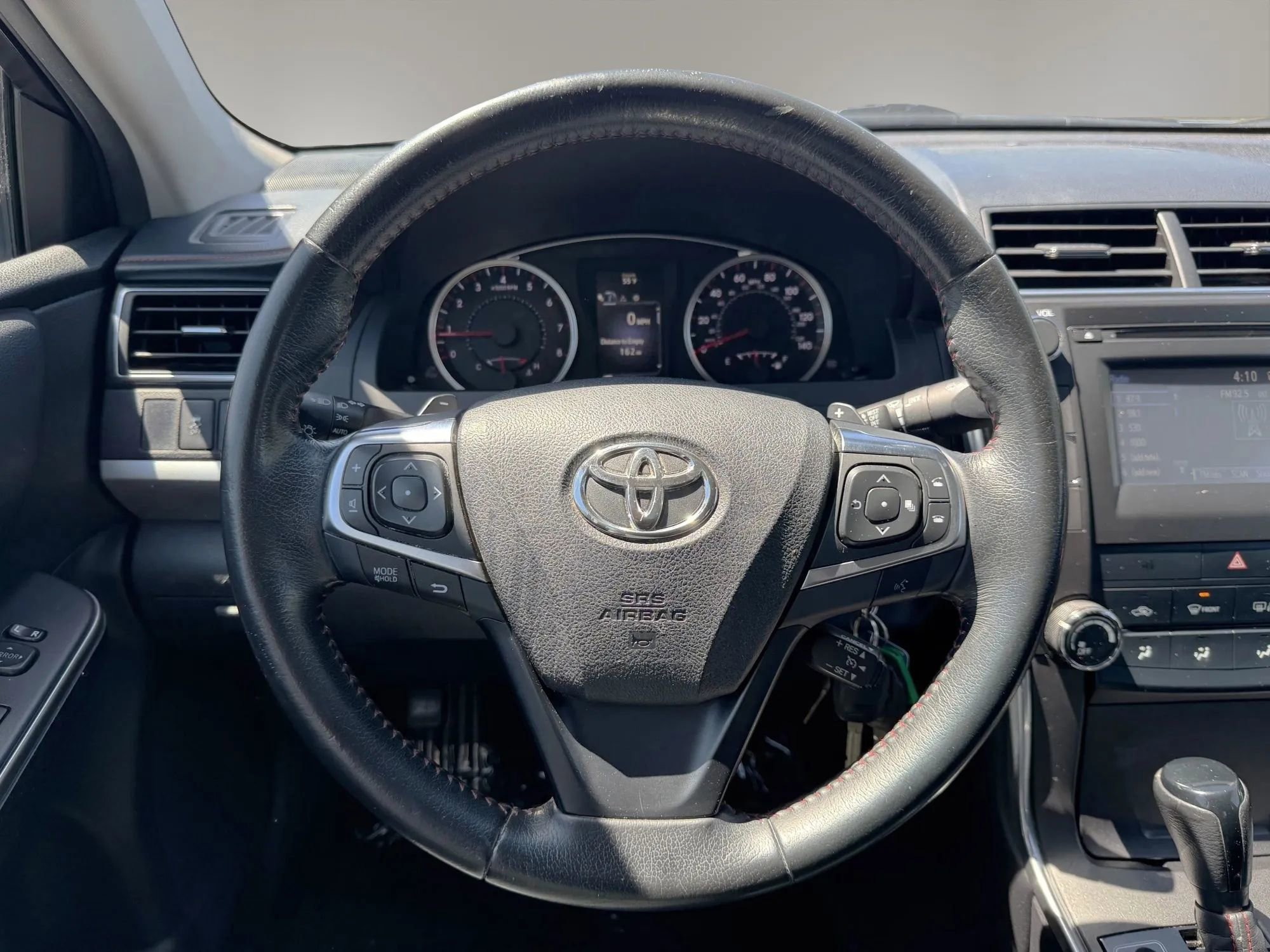 Used 2015 Toyota Camry SE FWD image 19