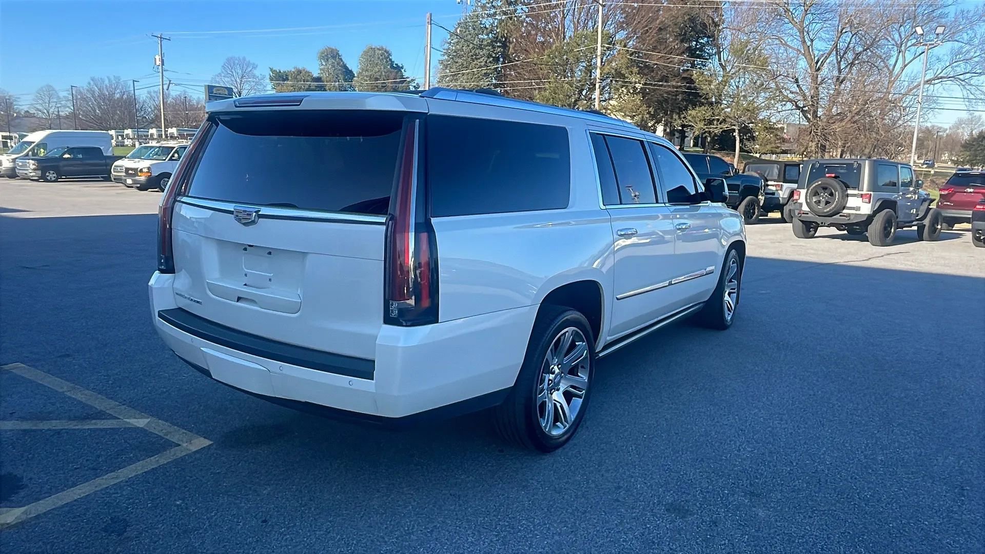 Used 2015 Cadillac Escalade ESV Premium image 25