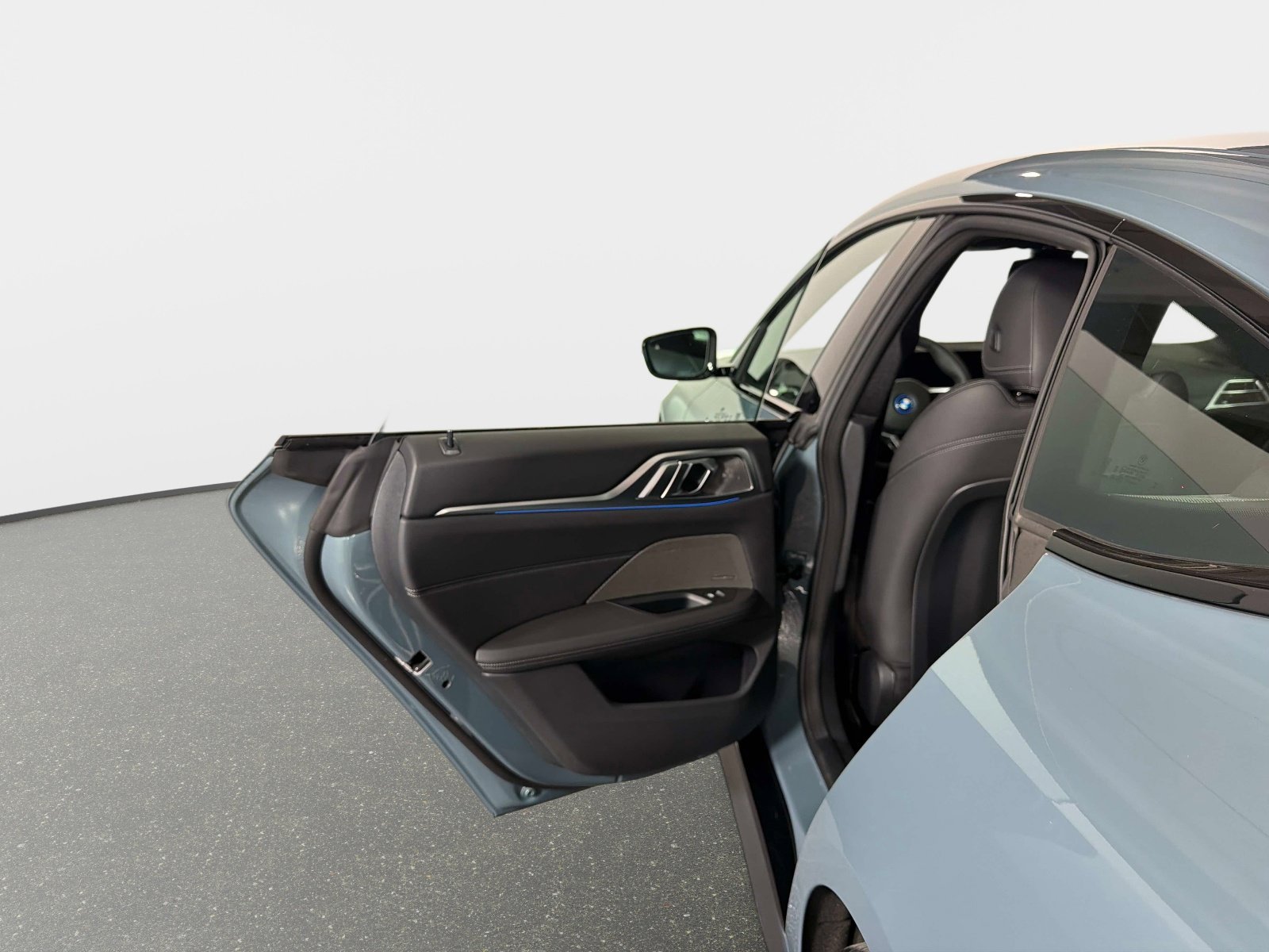 Used 2025 BMW i4 xDrive40i w/ M Sport Package image 30