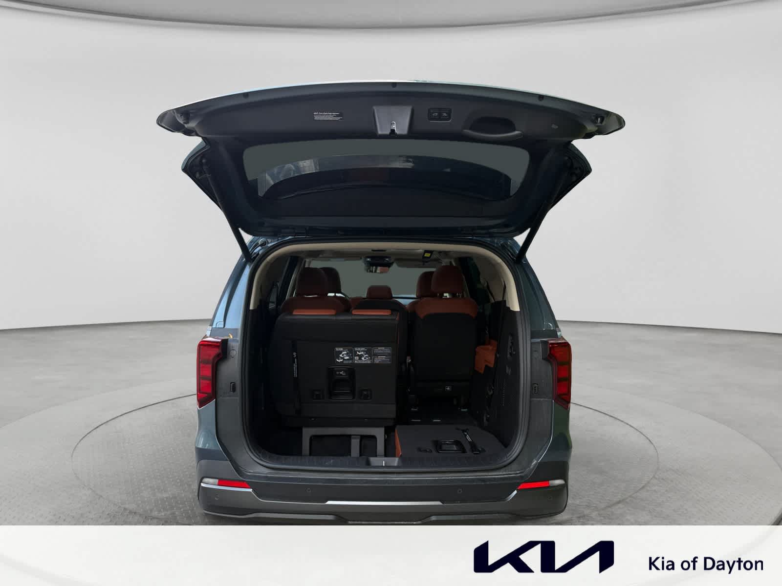 Used 2026 Kia Carnival SX w/ SX Dark Edition Package FWD image 23