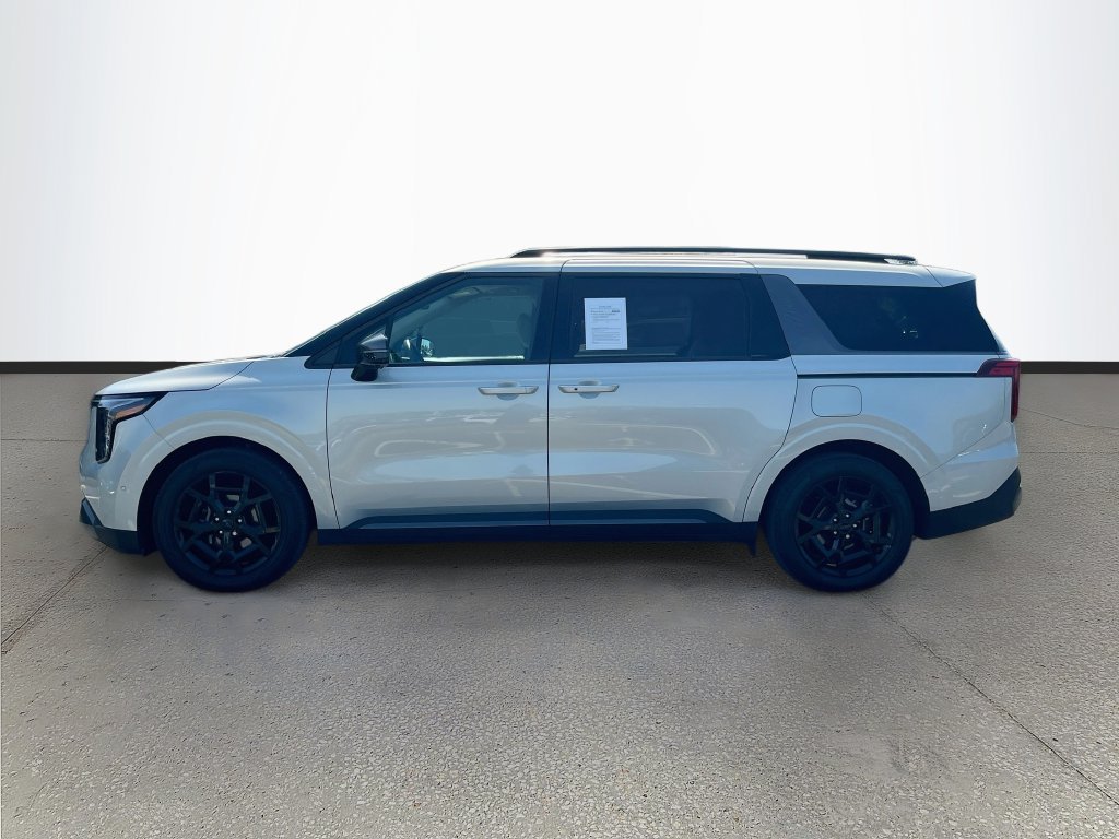 Used 2025 Kia Carnival SX w/ SX Dark Edition Package FWD image 4