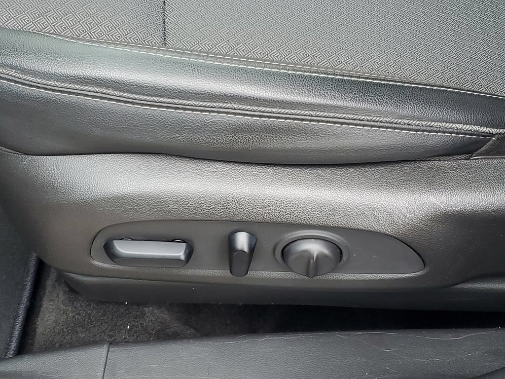 Used 2022 Buick Encore GX Preferred w/ Cold Weather Comfort Package AWD/4WD image 6