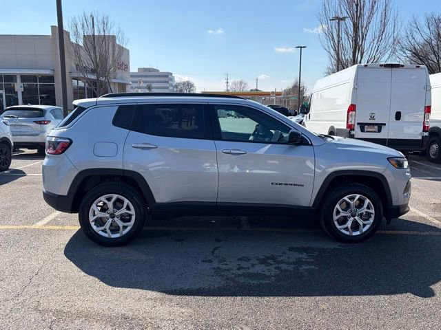 Used 2025 Jeep Compass Latitude w/ Sun & Sound Group image 9
