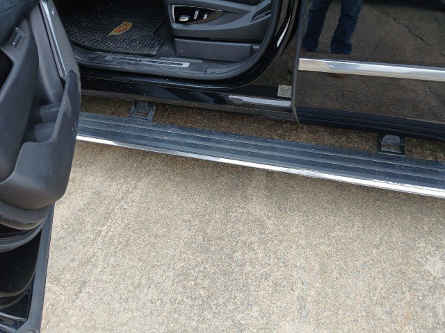 Used 2017 Cadillac Escalade Premium Luxury AWD/4WD image 21