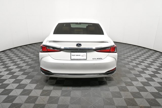 Used 2022 Lexus ES 300h w/ Premium Package image 28