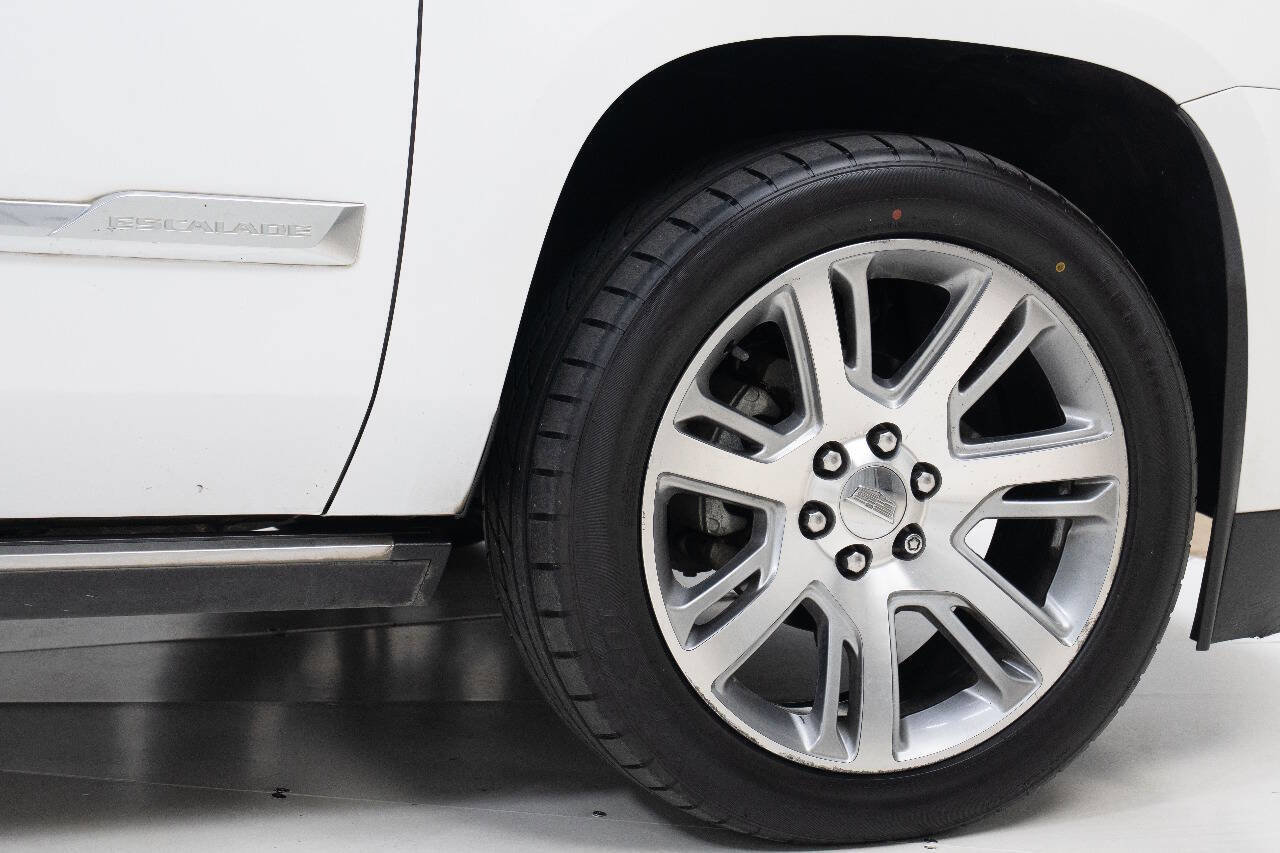 Used 2016 Cadillac Escalade ESV Premium AWD/4WD image 71