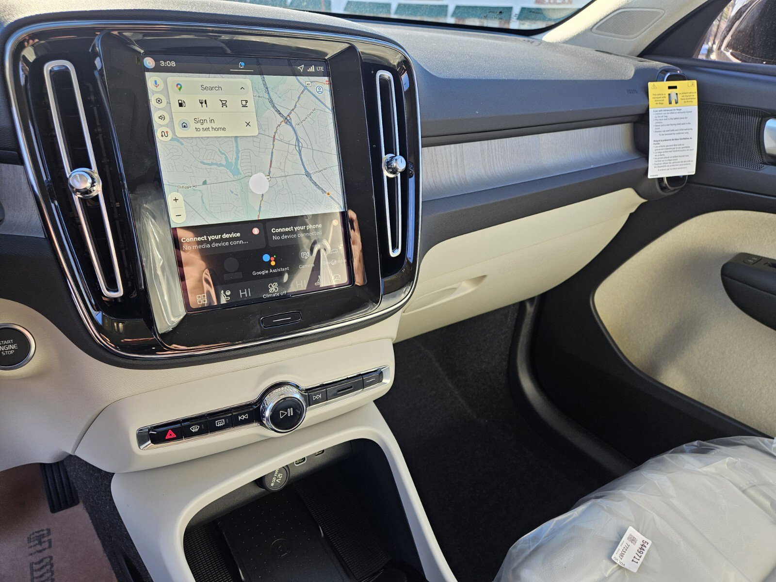 New 2026 Volvo XC40 B4 Plus w/ Climate Package image 13