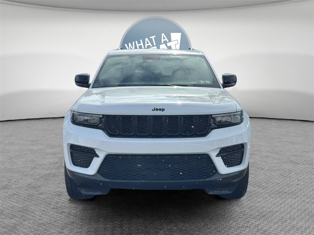 Certified 2023 Jeep Grand Cherokee Altitude image 3