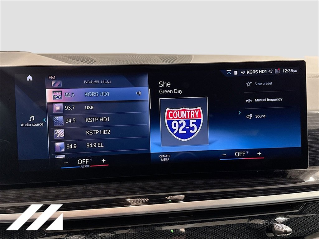 Used 2023 BMW X7 xDrive40i w/ M Sport Package image 17