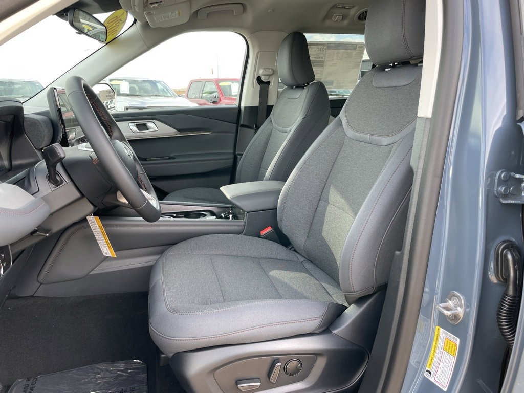 New 2026 Ford Explorer Active image 7