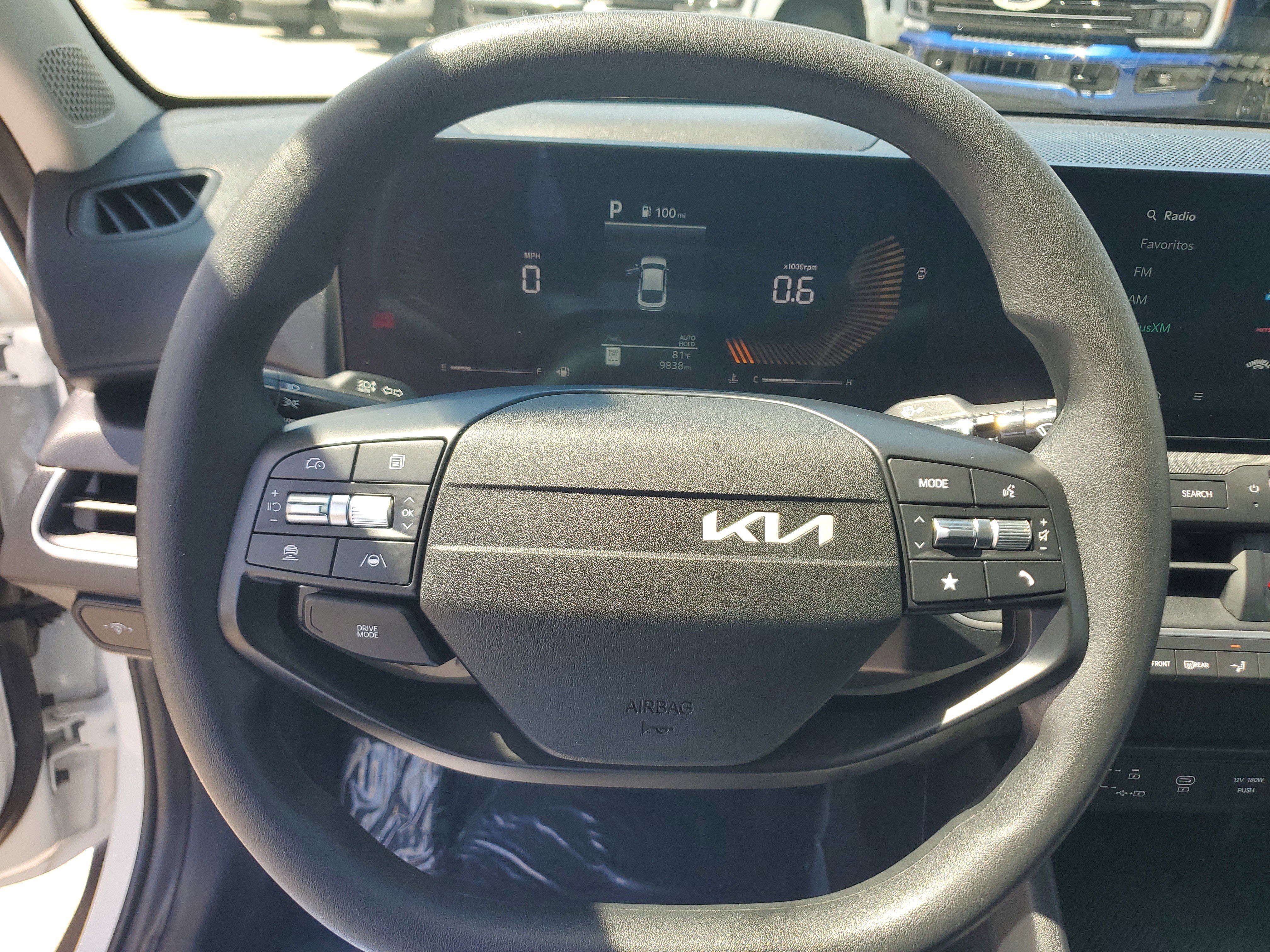 Used 2025 Kia K4 LXS image 18