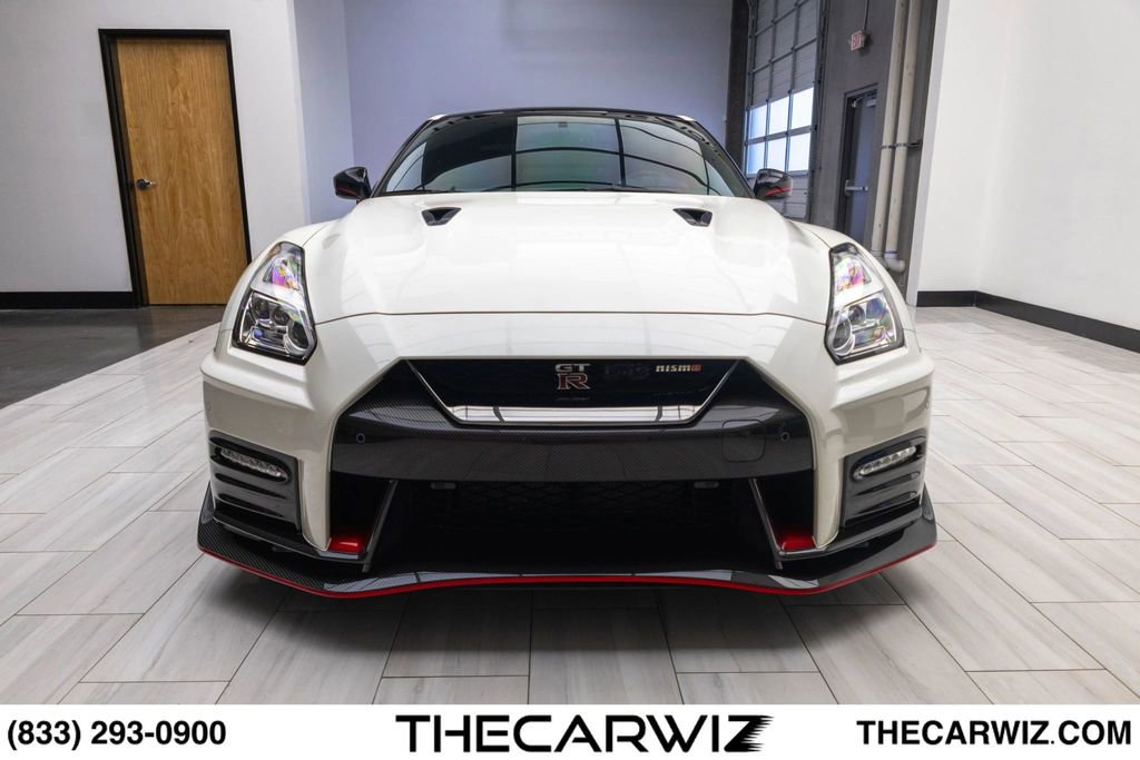 Used 2018 Nissan GT-R NISMO AWD/4WD image 11