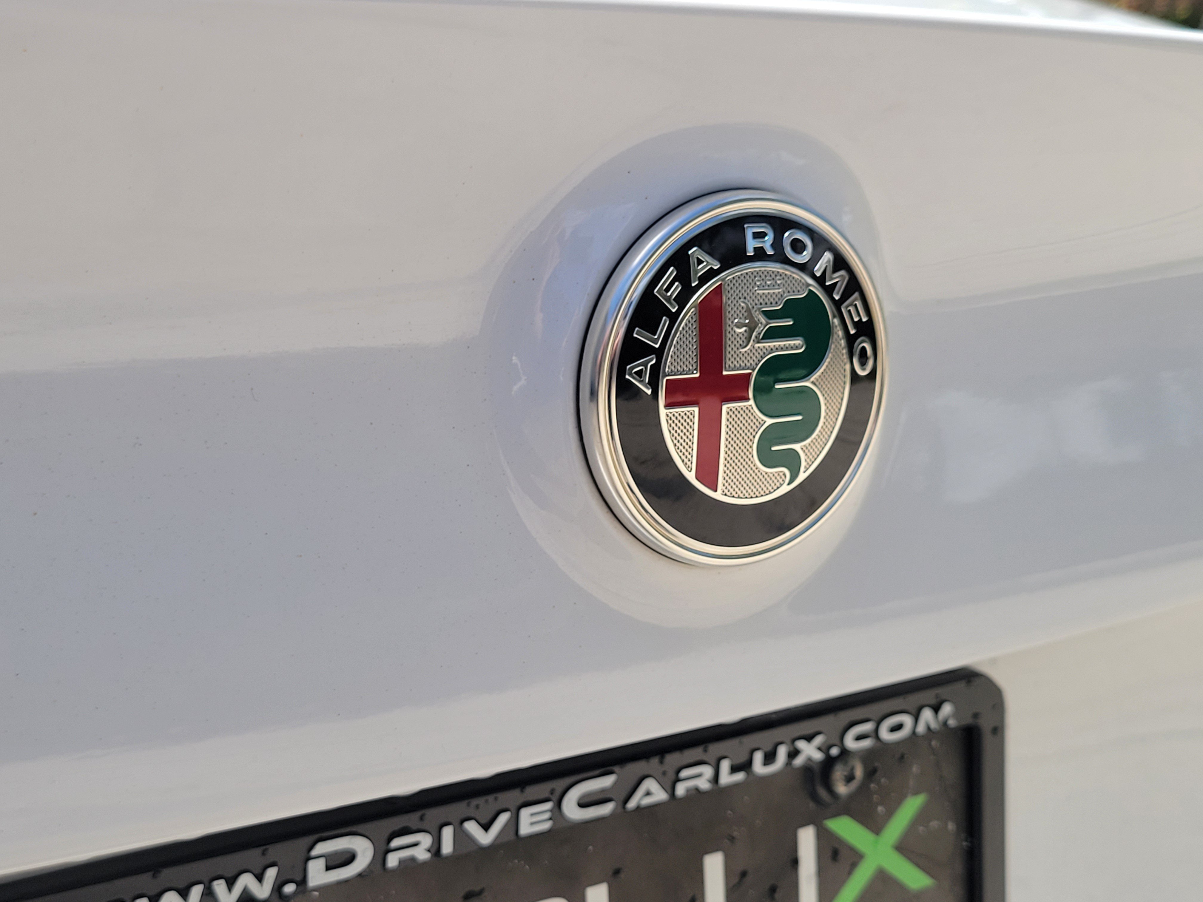 Used 2023 Alfa Romeo Giulia Veloce AWD/4WD image 8