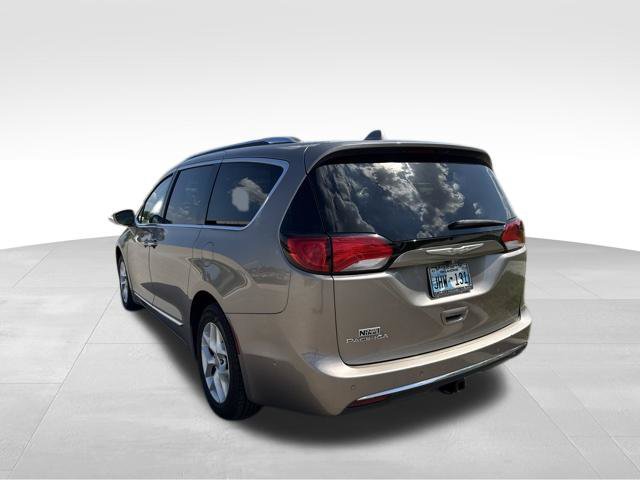 Used 2018 Chrysler Pacifica Touring-L Plus FWD image 5