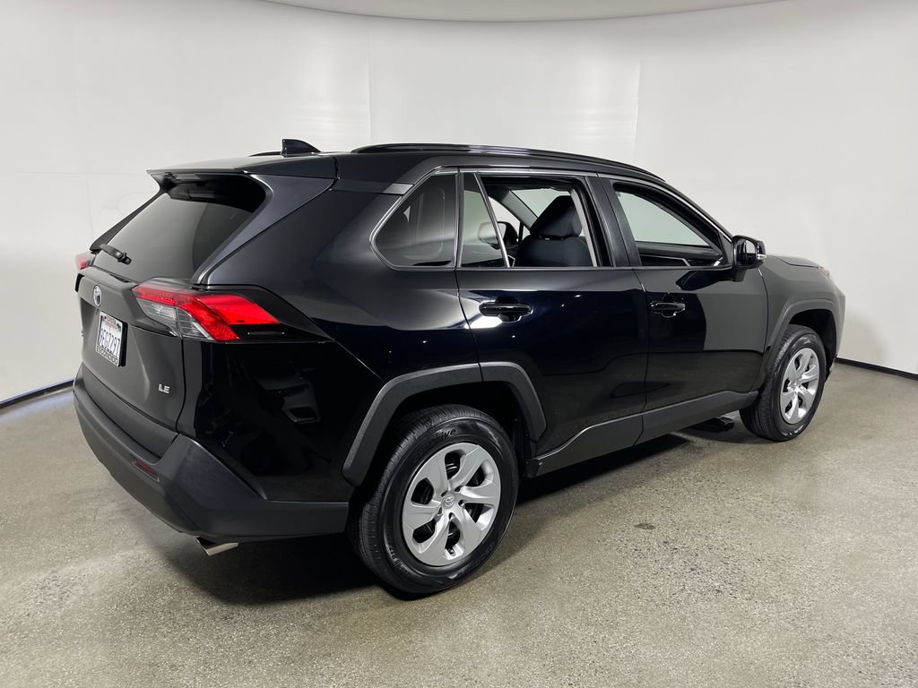 Certified 2021 Toyota RAV4 LE FWD image 3