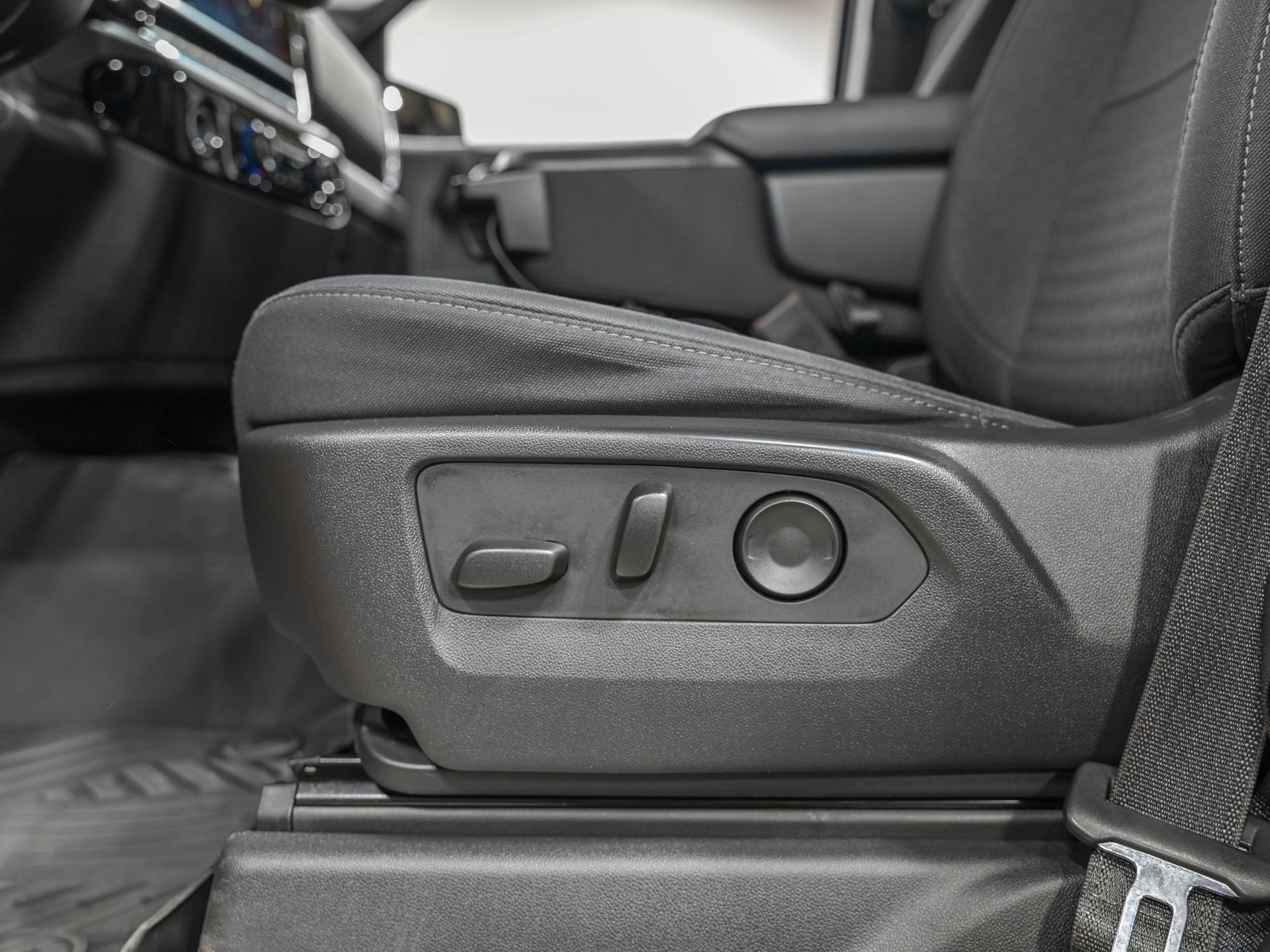 Used 2023 Chevrolet Silverado 1500 LT Trail Boss w/ Protection Package image 14