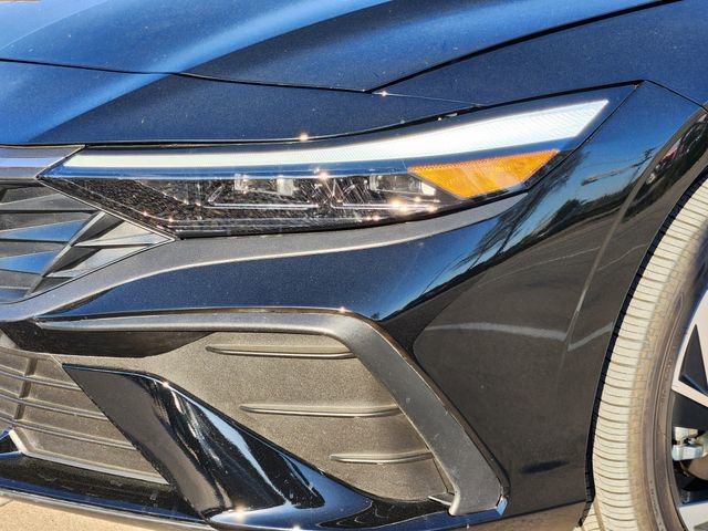 Certified 2025 Hyundai Elantra SEL image 5