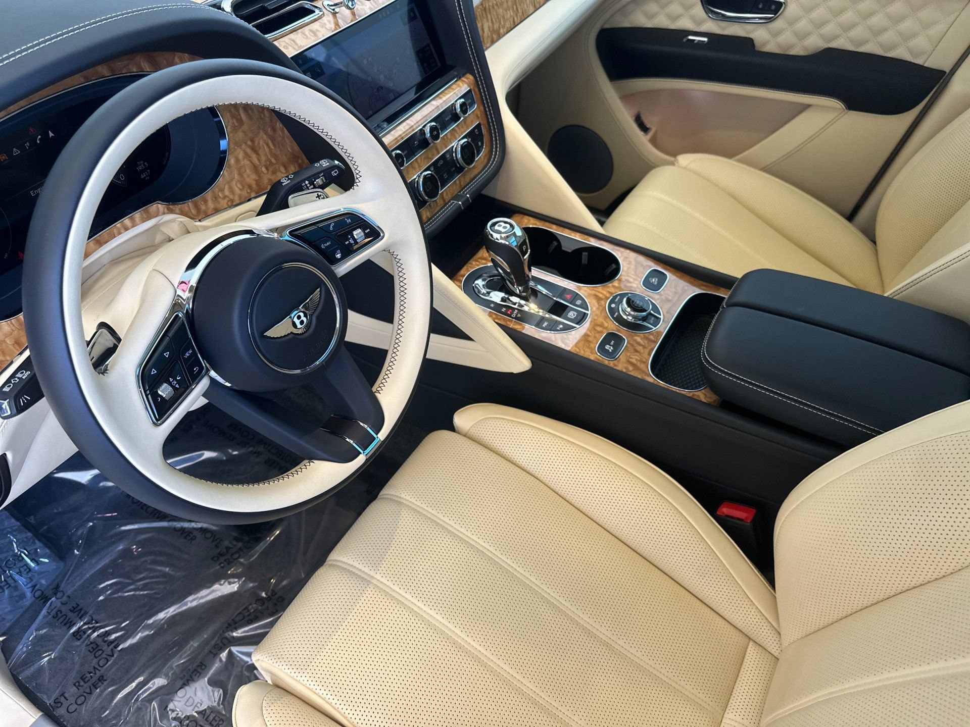 Certified 2023 Bentley Bentayga AWD/4WD image 13