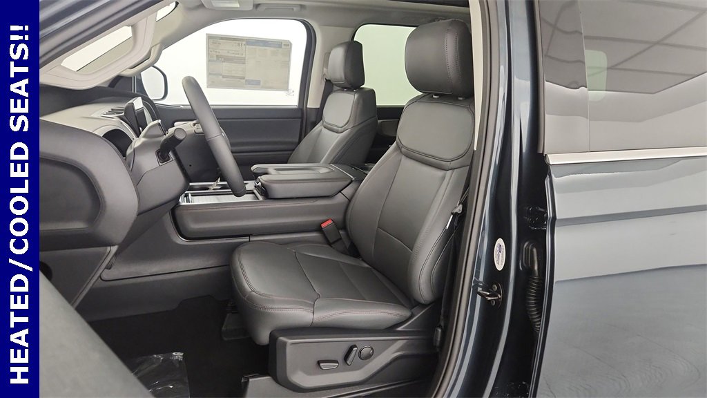 New 2025 Ford Expedition Active image 10