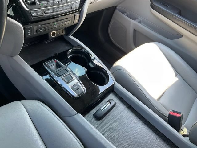 Used 2016 Honda Pilot Touring image 16