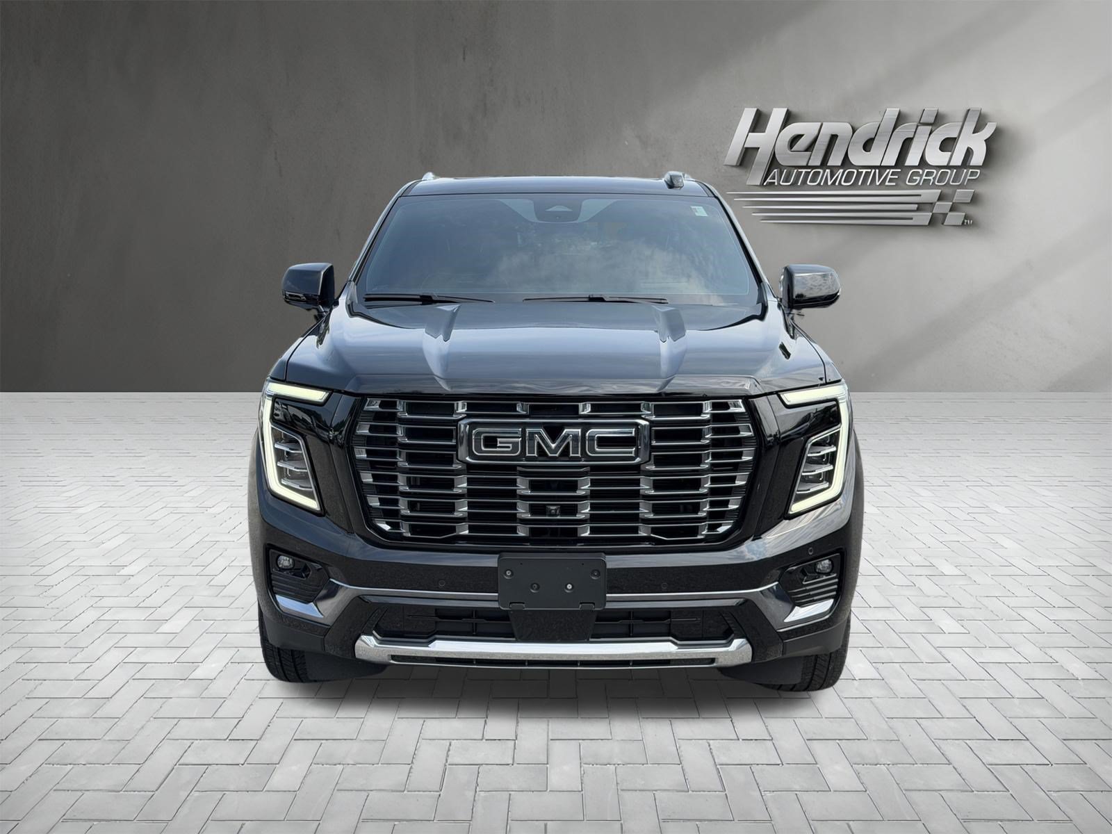 Used 2025 GMC Yukon Denali Ultimate AWD/4WD image 3